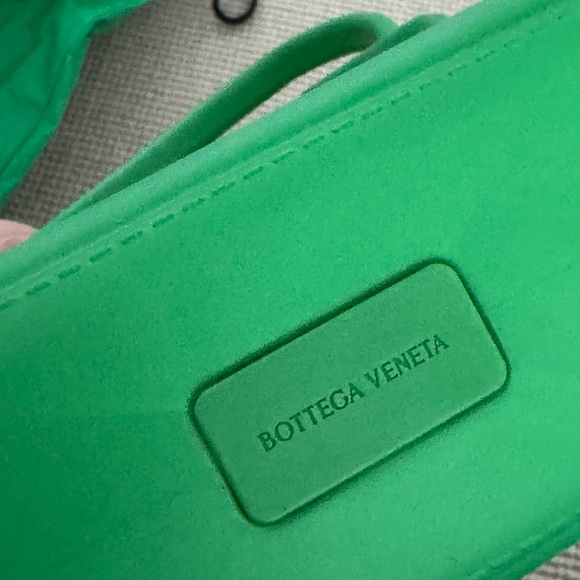 Bottega Veneta THE ARCO rubber tote bag - Picture 6 of 12